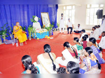 ಬುದ್ಧನ ಚಿಂತನೆಗಳನ್ನು ಅಳವಡಿಸಿಕೊಳ್ಳಿ