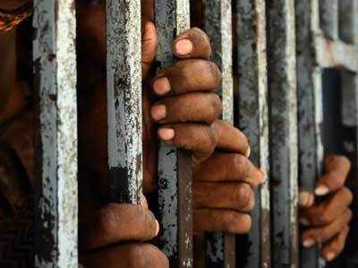 डीएम ने किया डासना जेल का औचक निरीक्षण