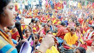 Bhubaneshwar: Anganwadi workers continue indefinite protest over wage hike 