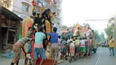 পুজোর উদ্বোধনে তন্ময়ের পর সুজন