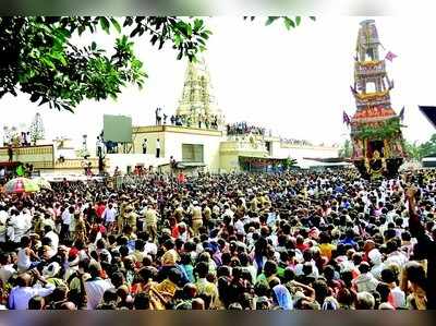 ಹರ್ಷೋದ್ಘಾರದ ಮಧ್ಯೆ ಮಾದಪ್ಪನ ಜಾತ್ರೆ