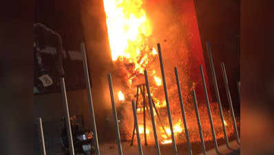 वाराणसी के जेएचवी मॉल में लगी आग, लाखों का नुकसान