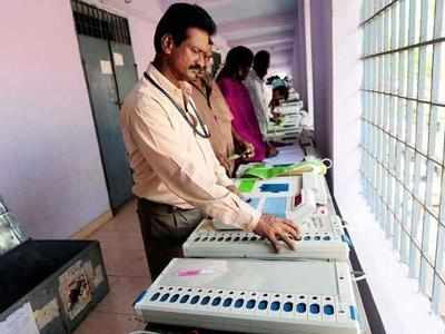 यूपी: गाजियाबाद में EVM से होंगे नगर निगम के चुनाव, 2372 मशीनें मिलीं