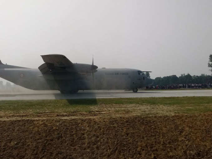 मालवाहक विमान C-130J से शुरुआत