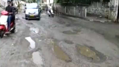 Bengaluru civic body misses 15-day deadline, seeks 10 more days for pothole repair 