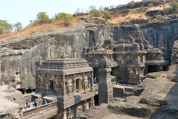 வியக்க வைக்கும் எல்லோரா குகைக் கோயில் அழகு