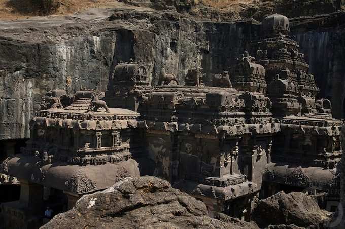 வியக்க வைக்கும் எல்லோரா குகைக் கோயில் அழகு