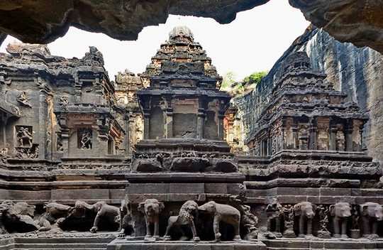 Kailasa Temple Ellora,என்ன விலை அழகே! - எல்லோரா குகைக் கோயிலின் கைலாச கோயில்  - these reasons to visit the mysterious kailasa temple in ellora caves -  Samayam Tamil