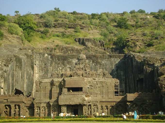 வியக்க வைக்கும் எல்லோரா குகைக் கோயில் அழகு