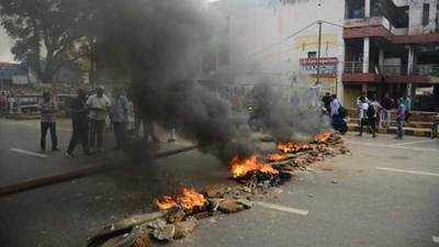 Bhubaneswar: Shopkeepers protest against demolition drive, block road with burning tyres 