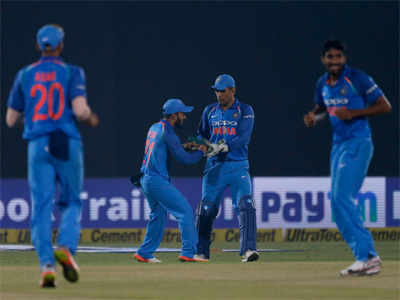 चुरशीच्या लढतीत भारताचा ६ धावांनी विजय
