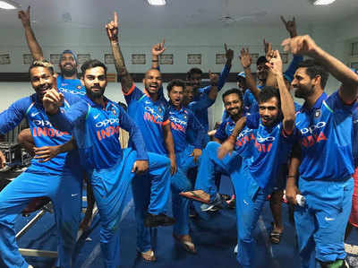 IND vs NZ 3rd ODI: न्यू जीलैंड को हराने के बाद टीम इंडिया ने किया भांगड़ा, विराट ने शेयर की तस्वीर