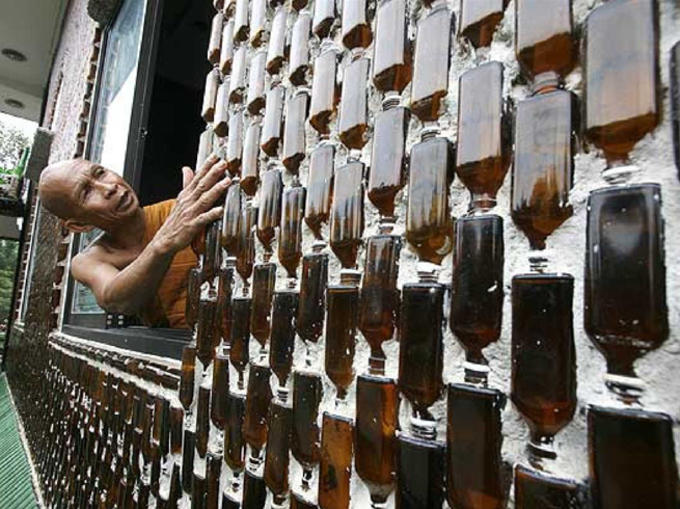 10 लाख बोतलों से बना है मंदिर