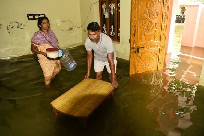 ஒரு நாள் மழைக்கே தாங்காத சென்னை !