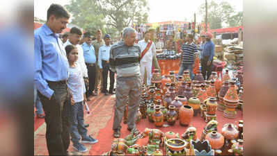 देशभर से आए शिल्पियों का वाराणसी में सजा बाजार