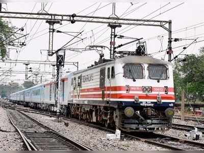 मुंबई-अहमदाबाद रूट में ट्रेनों में 100 फीसदी से अधिक सीटें भरी रहती हैं: पश्चिम रेलवे