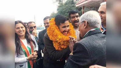 हिमाचल चुनाव: बेटे के राजनीतिक करियर के लिए वीरभद्र सिंह के दोस्त बने चुनौती