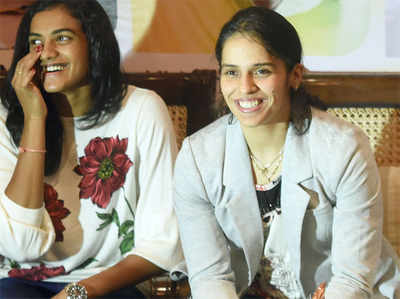 सिंधु और साइना राष्ट्रीय बैडमिंटन चैंपियनशिप के सेमीफाइनल में
