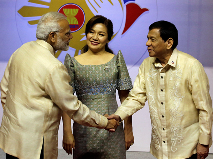 फिलीपींस के राष्ट्रपति ने किया स्वागत