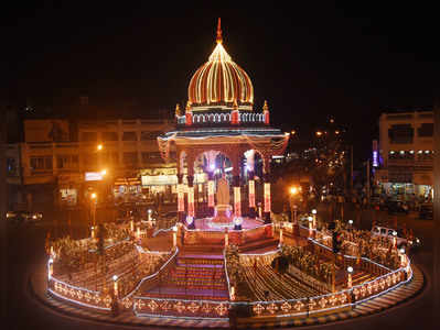 ಪ್ರಮುಖ ವೃತ್ತಗಳಿಗೆ ದೀಪದ ರಂಗು