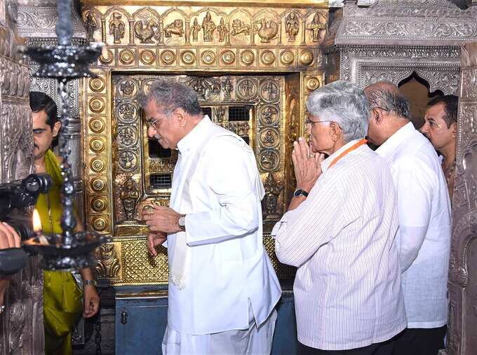 ಡಾ. ಹೆಗ್ಗಡೆಯವರಿಂದ ಶ್ರೀಕೃಷ್ಣನ ದರ್ಶನ