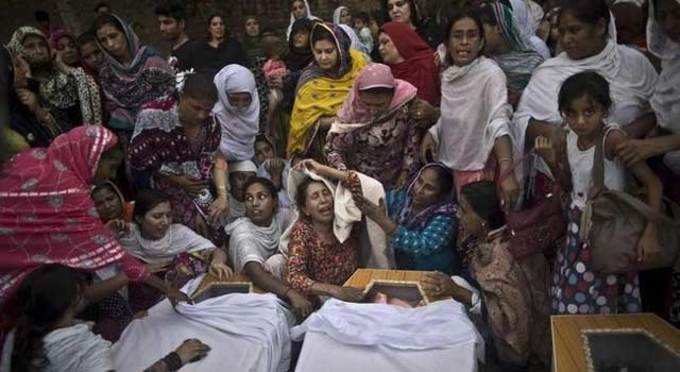 22 सितंबर 2013, पाकिस्तान: पाकिस्तान के खैबर पख्तूनख्वा प्रांत में एक ऐतिहासिक चर्च को निशाना बनाकर किए गए आत्मघाती हमले में 81 लोगों की मौत हो गई।