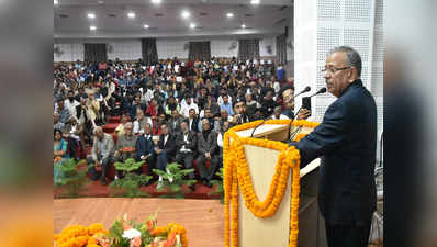 कार्यकाल के अंतिम दिन BHU पहुंचे कुलपति जीसी त्रिपाठी, विदाई समारोह में लगे समर्थन में नारे