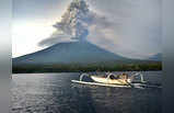 देखें, कैसे बाली के ज्वालामुखी से उड़ रही है राख