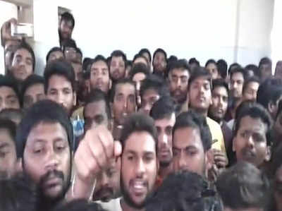 हैदराबाद: उस्मानिया विश्वविद्यालय में छात्र की मौत के बाद बवाल, छात्रों ने किया प्रदर्शन