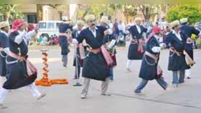 ನಗರದಲ್ಲಿ ಹುತ್ತರಿ ಕೋಲಾಟದ ರಂಗು