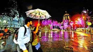 Mumbai prepares for Cyclone Ockhi, govt announces holiday in schools 