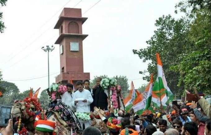 लोगों की चिट्ठियां पढ़ीं