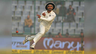 दिल्ली टेस्ट के बाद गुस्सा हुए रविंद्र जडेजा, क्रिकेट फैन को कहा गंवार