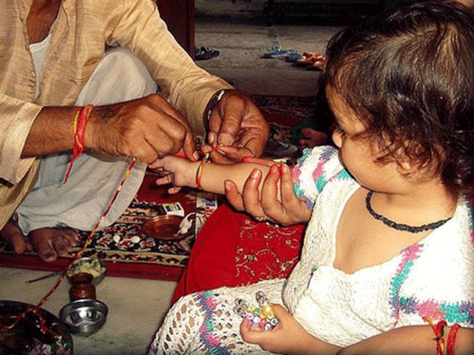 देवी लक्ष्मी ने की कलावा बांधने की शुरुआत