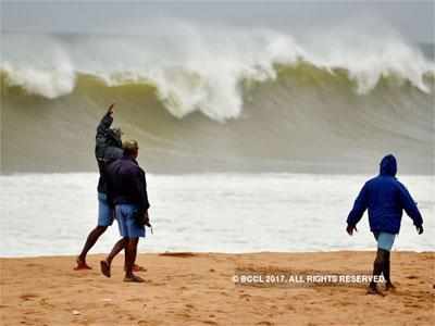 ഓഖി:<b> </b>രാജ്ഭവനിലേക്ക് ലത്തീൻ സഭയുടെ നേതൃത്വത്തിൽ മാർച്ച്