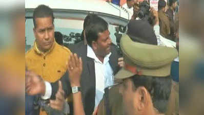 अलीगढ़ः उर्दू में शपथ लेने का प्रयास करने वाले BSP पार्षद के खिलाफ FIR