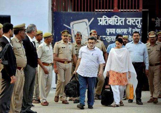 Ghaziabad: Dentist-couple Nupur and Rajesh Talwar coming out of the Dasna Jail i...