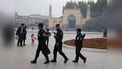 शिनजियांग में रह रहे मुस्लिमों को देशभक्त बनाने के लिए ये कर रहा चीन
