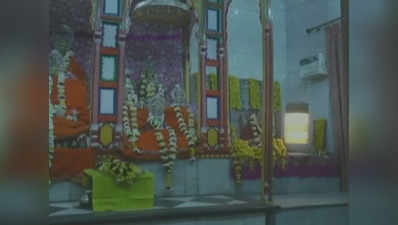 अयोध्या : कड़ाके की ठंड से भगवान को बचाने के लिए मंदिर के अंदर लगाए हीटर