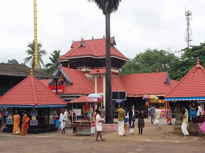 चक्कूलातुकावु मंदिर, अलापुझा