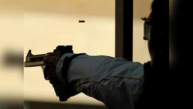 राष्ट्रीय प्रतियोगिता में हिस्सा लेने जा रहे निशानेबाज चीमा को हवाई अड्डे पर रोका