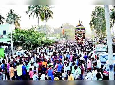 ಬುಕ್ಕಸಾಗರ: ಕರಿಸಿದ್ಧೇಶ್ವರ ರಥೋತ್ಸವ