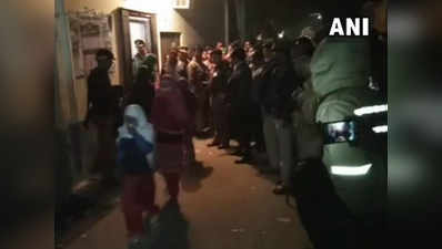 लखनऊ: मदरसे में बंधक 51 लड़कियां छुड़ाई गईं, संचालक गिरफ्तार