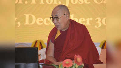 वाराणसी में दलाई लामा, बोले- खुशहाल जिंदगी चाहिए तो क्रोध पर काबू कर लो