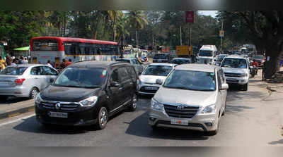 ಹೆದ್ದಾರಿಯಲ್ಲಿ ಟ್ರಾಫಿಕ್ ಜಾಮ್