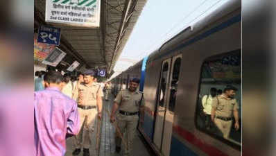 मुंबईः बिना धूमधाम ने विरार स्टेशन से चली लोकल एसी ट्रेन