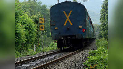 रेलवे ने कैंसर मरीज की मौत पर रुकवाई ट्रेन