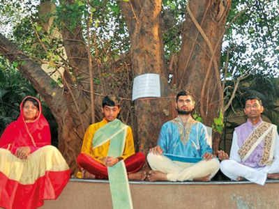 ದೀಕ್ಷೆಯ ದಾರಿ ಹಿಡಿಯುತಿರುವ ಸುಶಿಕ್ಷಿತರು