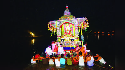 ಶಿವರಾತ್ರೀಶ್ವರ ತೆಪ್ಪೋತ್ಸವ ವೈಭವ