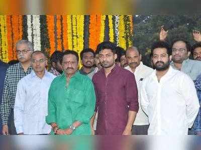 ఎన్టీఆర్ వర్ధంతి: కుటుంబ సభ్యుల నివాళి